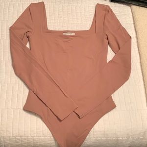 Babaton Contour Squareneck Longsleeve Bodysuit